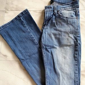 LEVI’S MEDIUM WASH, FLARE JEAN
